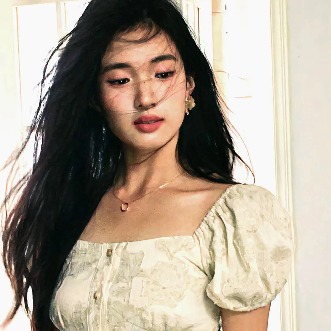 群莺乱飞